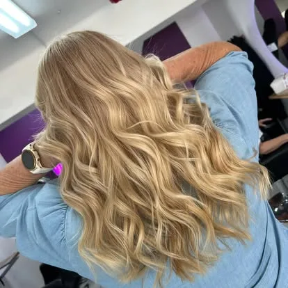 Blonde specialist highlights wavy Somerset West